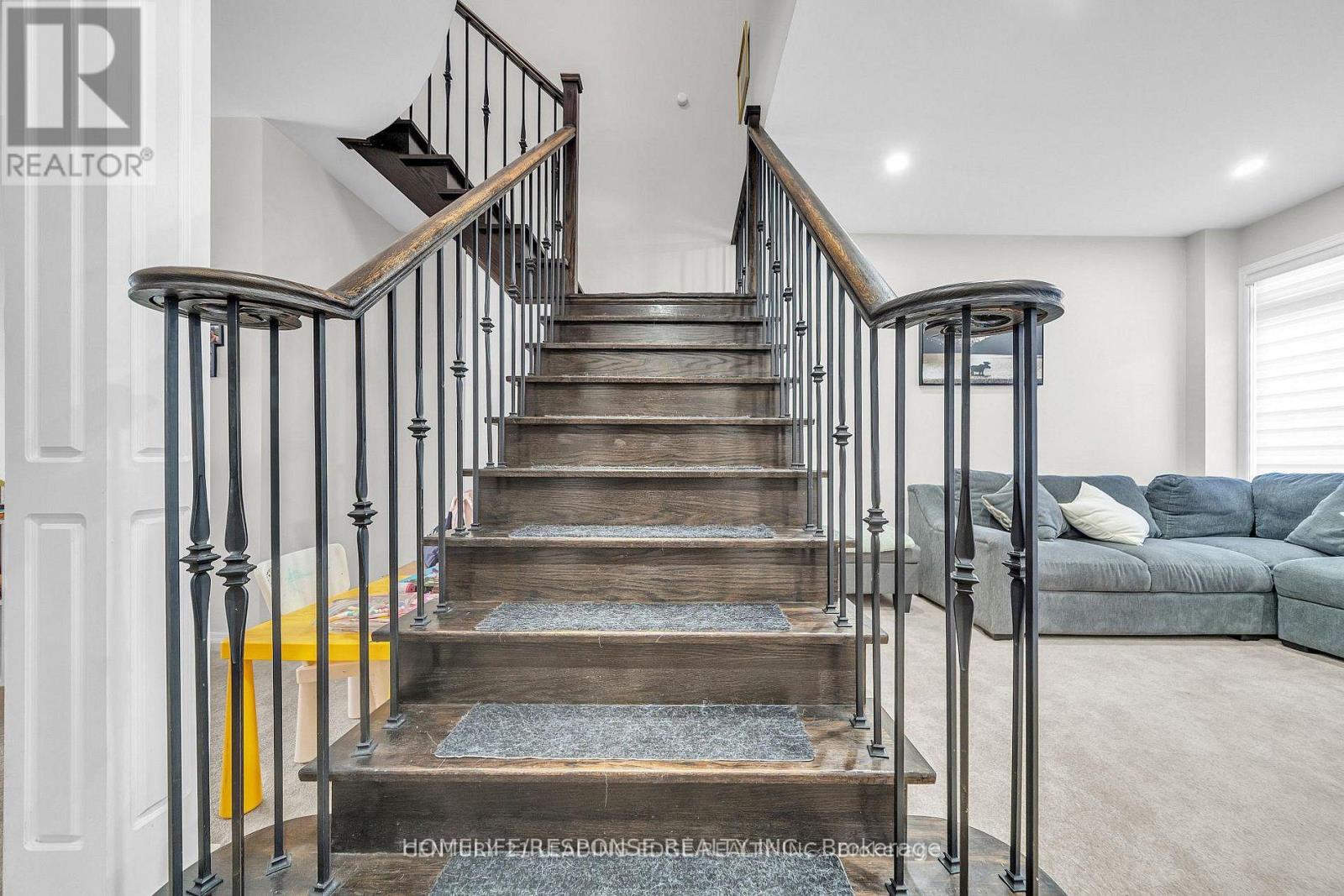 5 GOOSEMAN CRESCENT - 11