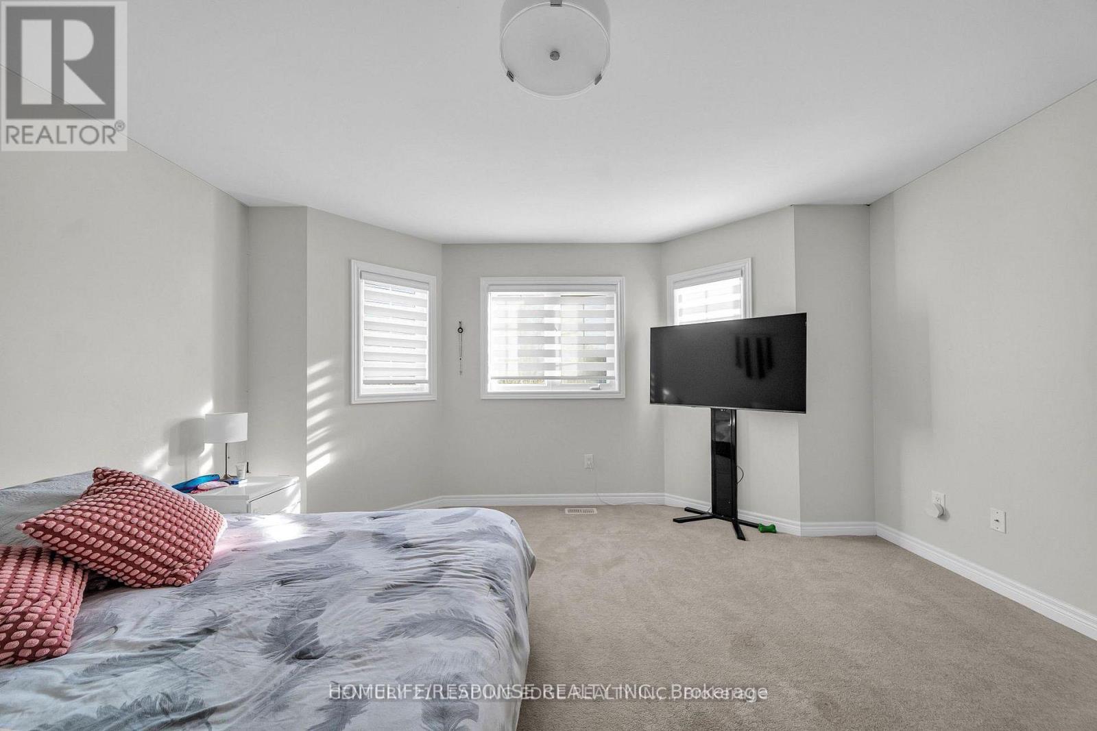 5 GOOSEMAN CRESCENT - 22