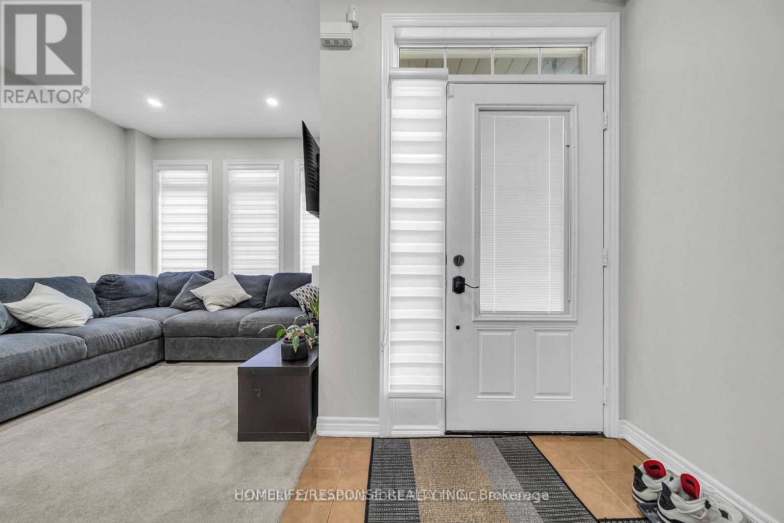 5 GOOSEMAN CRESCENT - 9