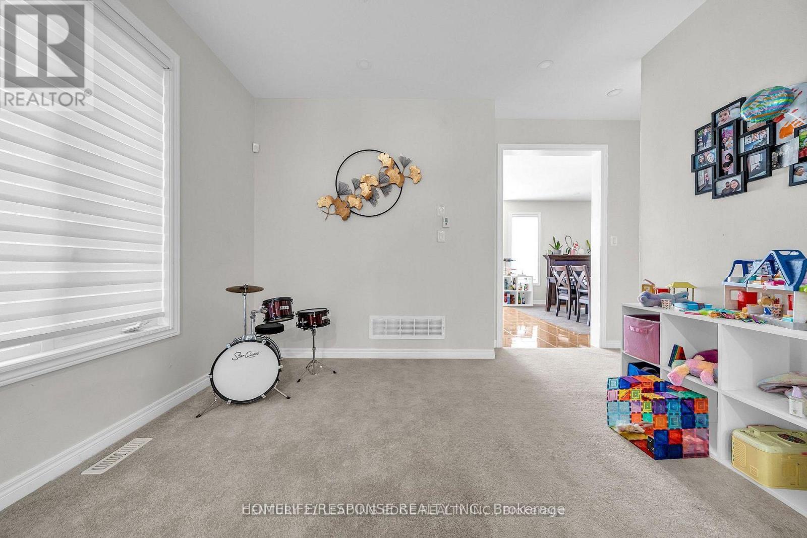 5 GOOSEMAN CRESCENT - 12