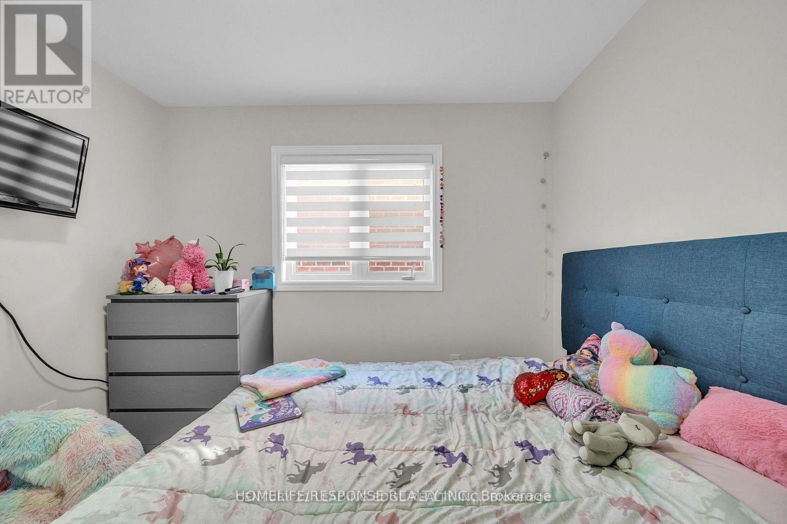 5 GOOSEMAN CRESCENT - 34