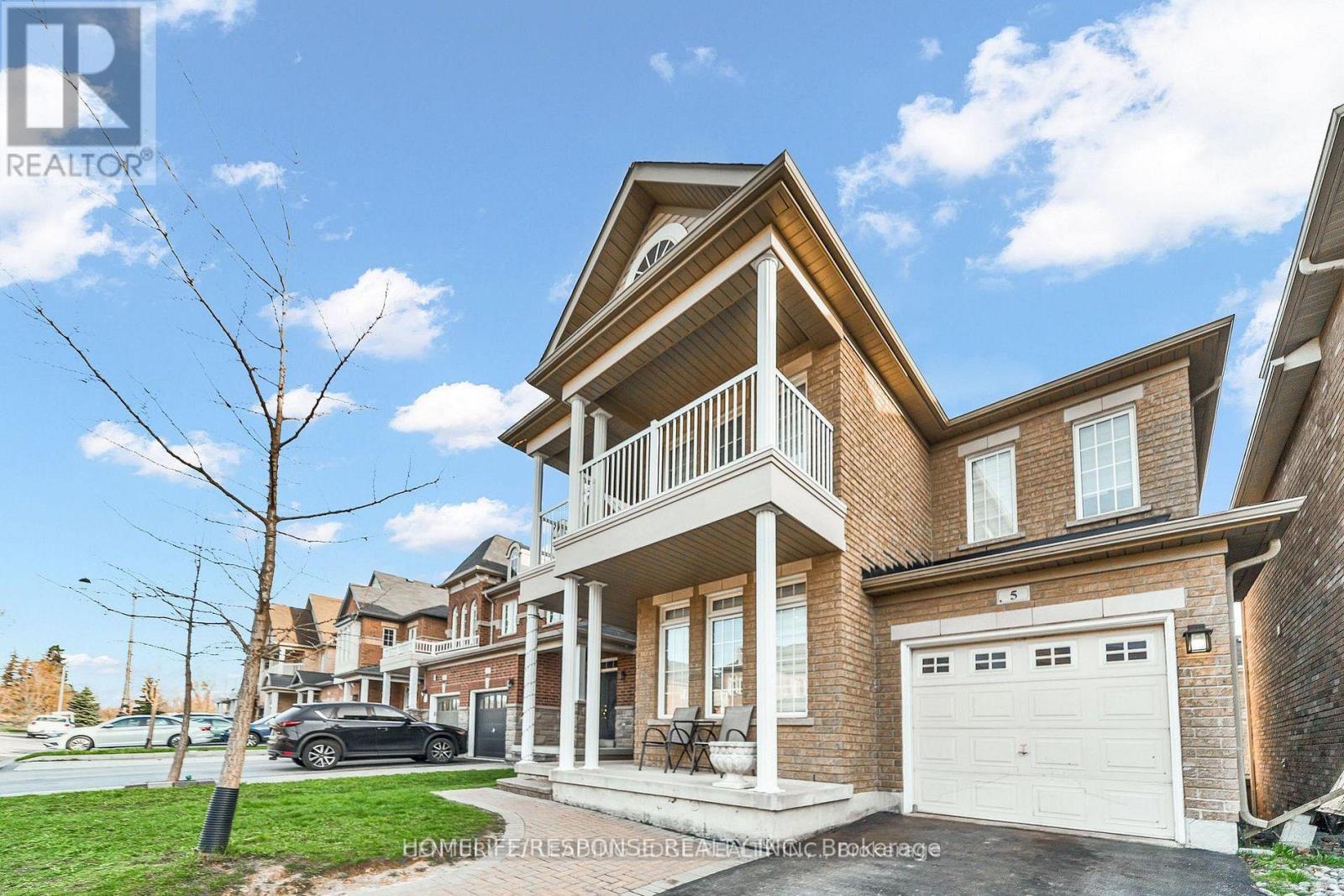 5 GOOSEMAN CRESCENT - 2