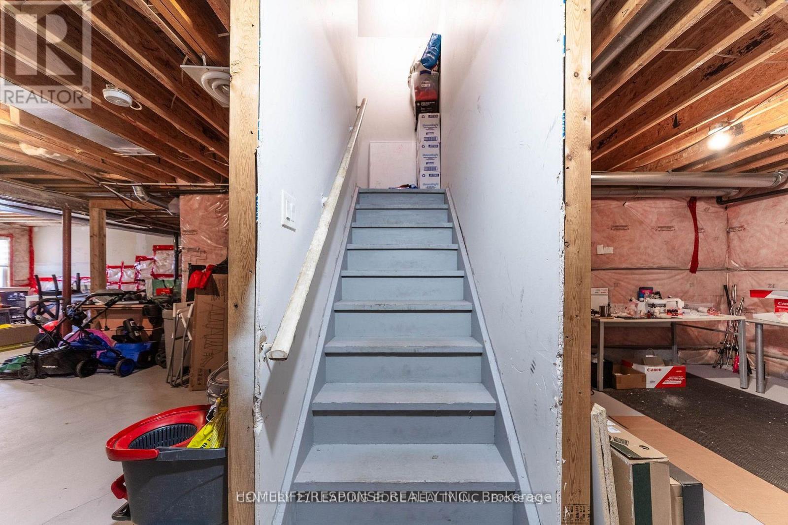 5 GOOSEMAN CRESCENT - 38