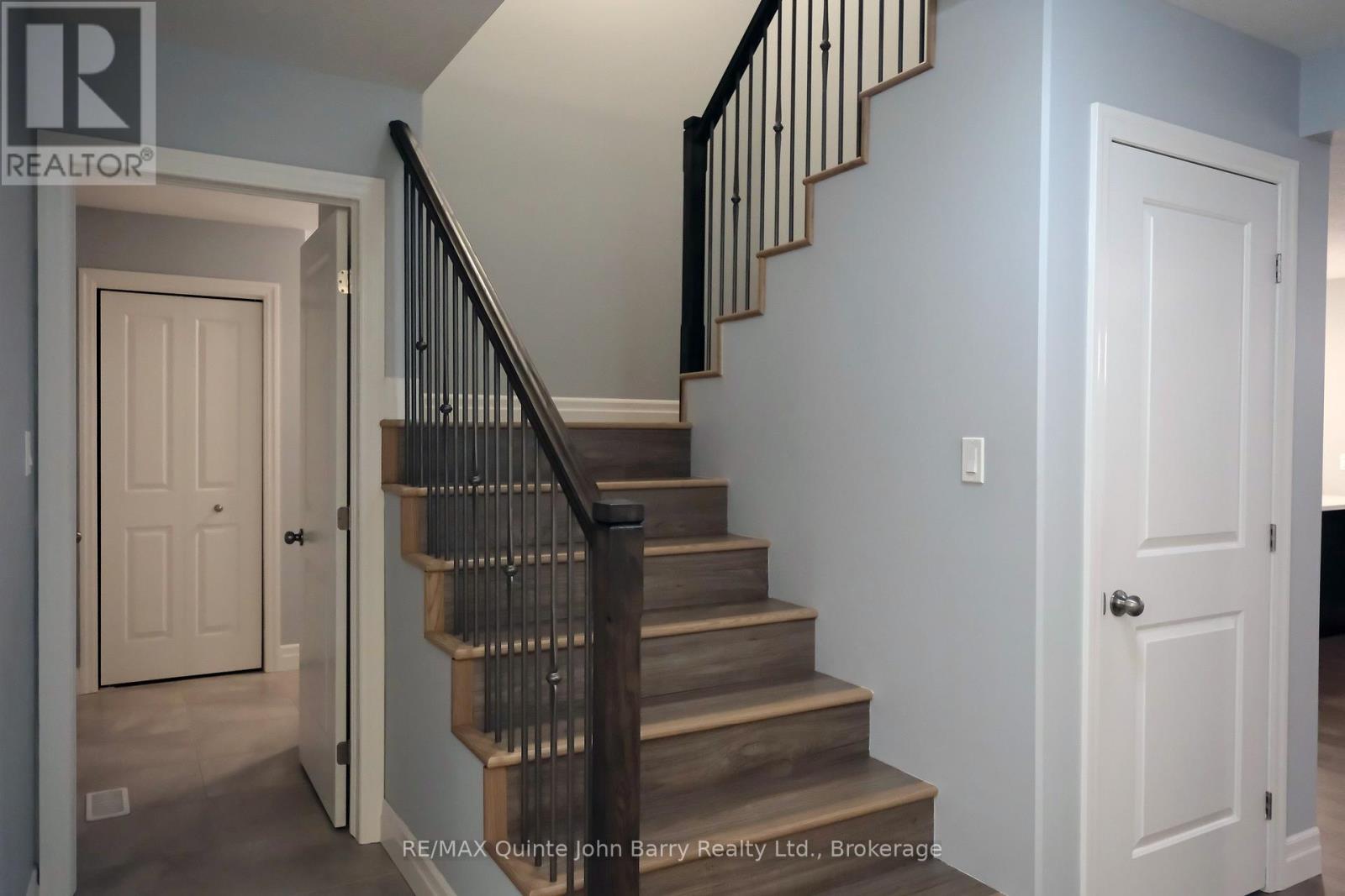 22 GRANBY COURT - 10