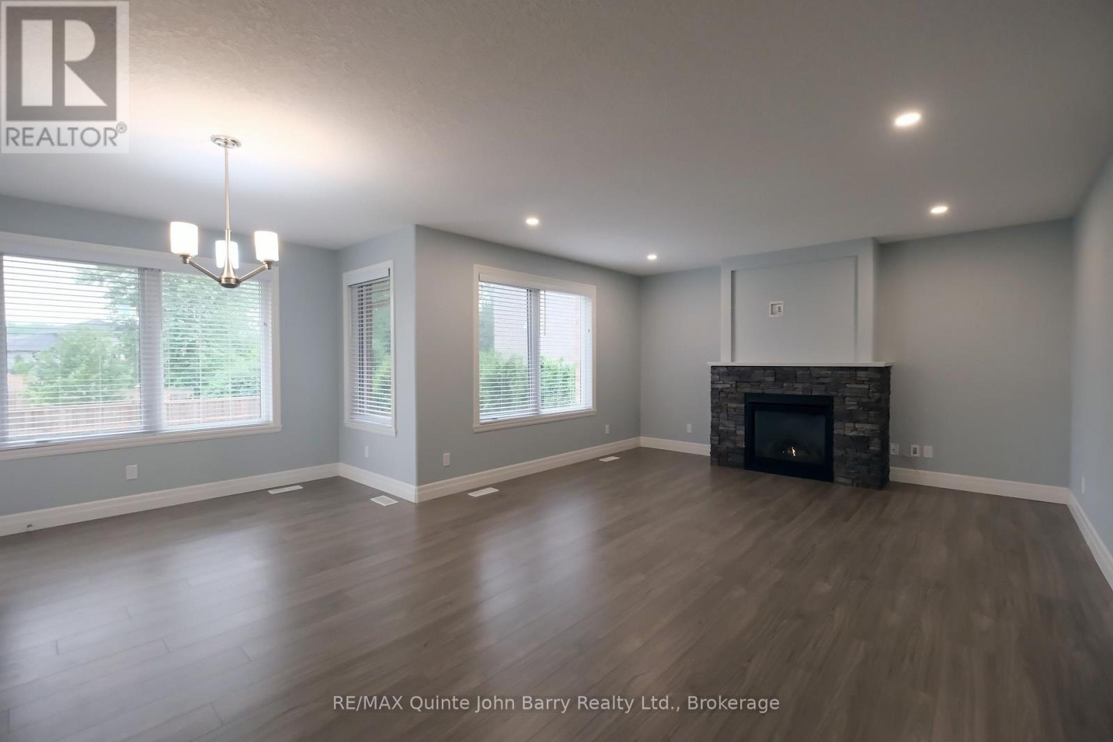 22 GRANBY COURT - 11