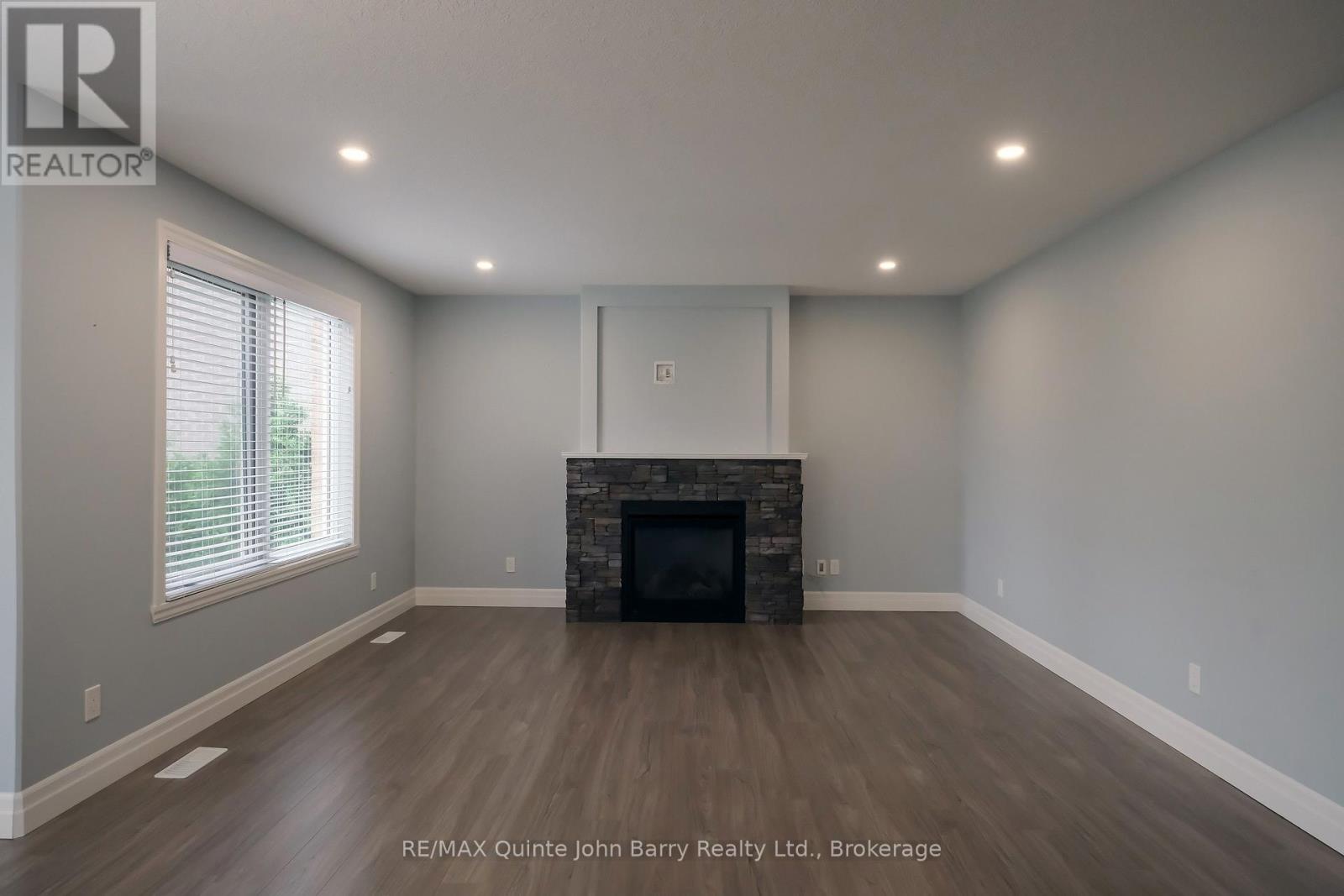 22 GRANBY COURT - 12