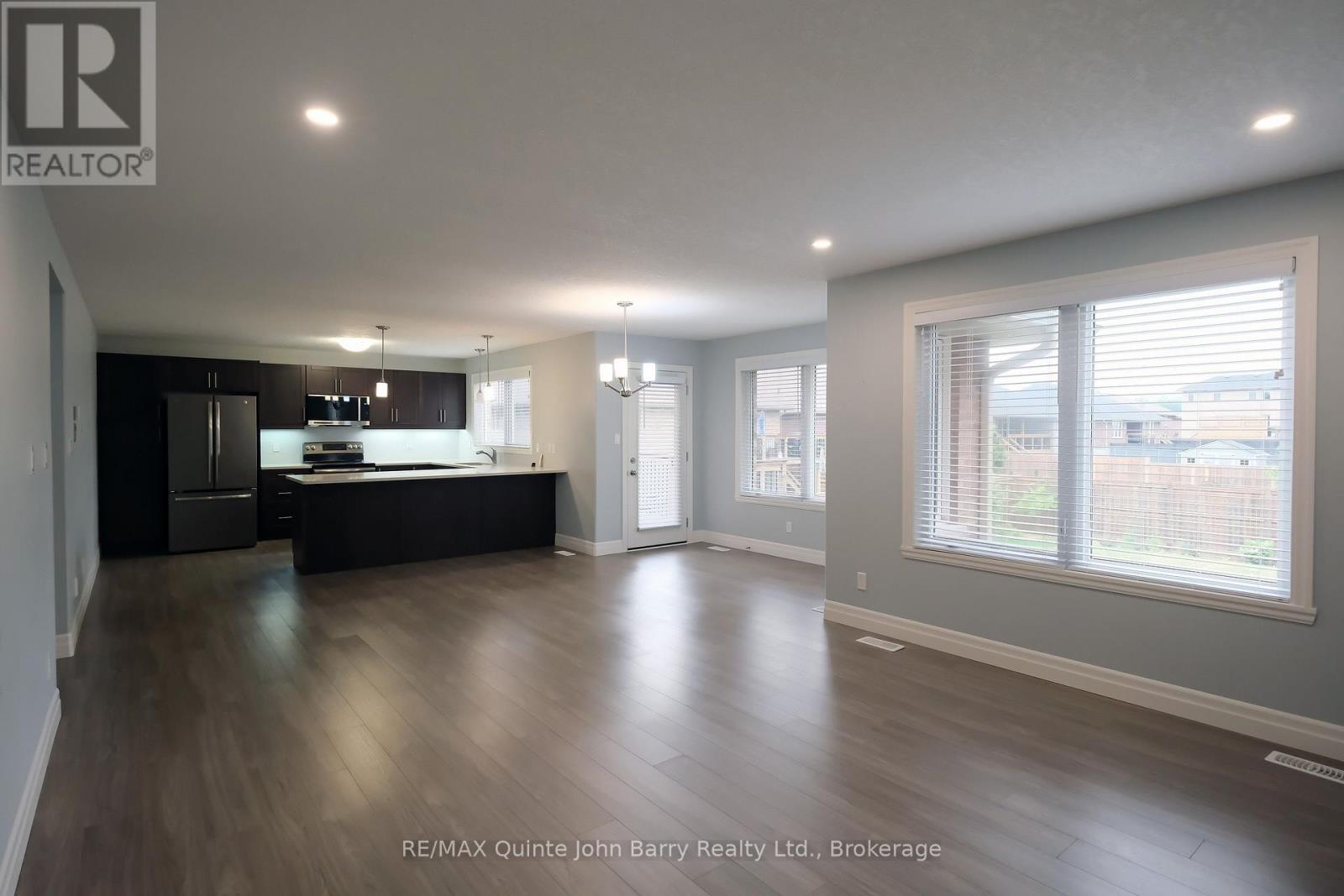 22 GRANBY COURT - 13