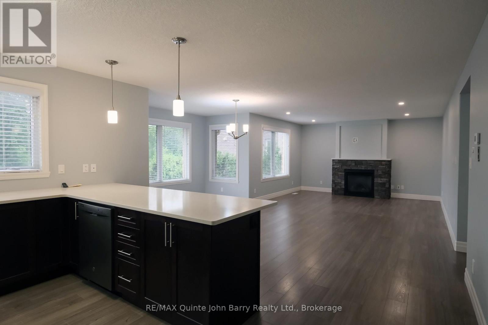 22 GRANBY COURT - 18