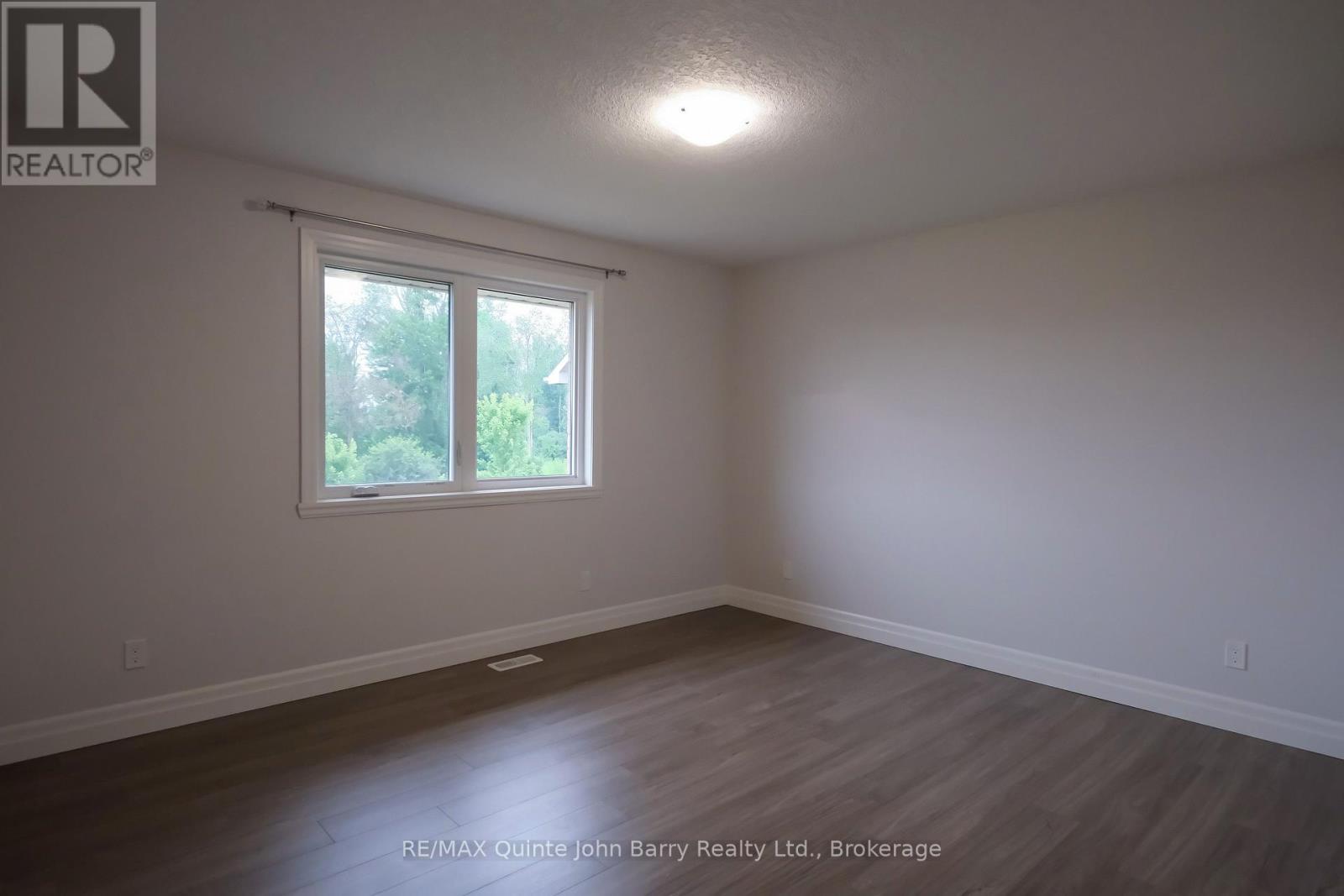 22 GRANBY COURT - 21