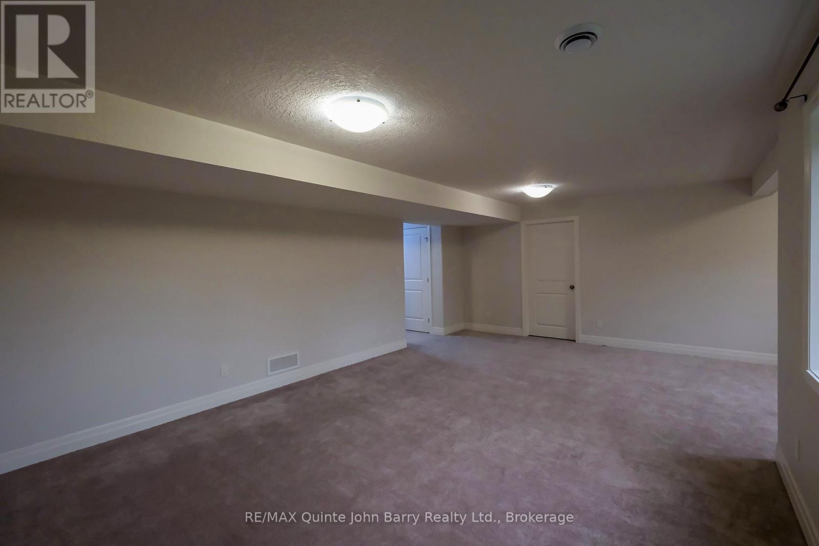 22 GRANBY COURT - 32