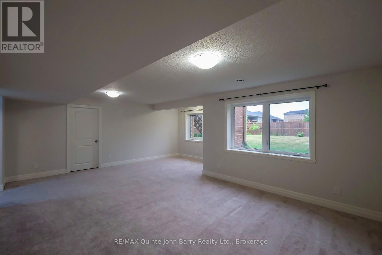 22 GRANBY COURT - 33