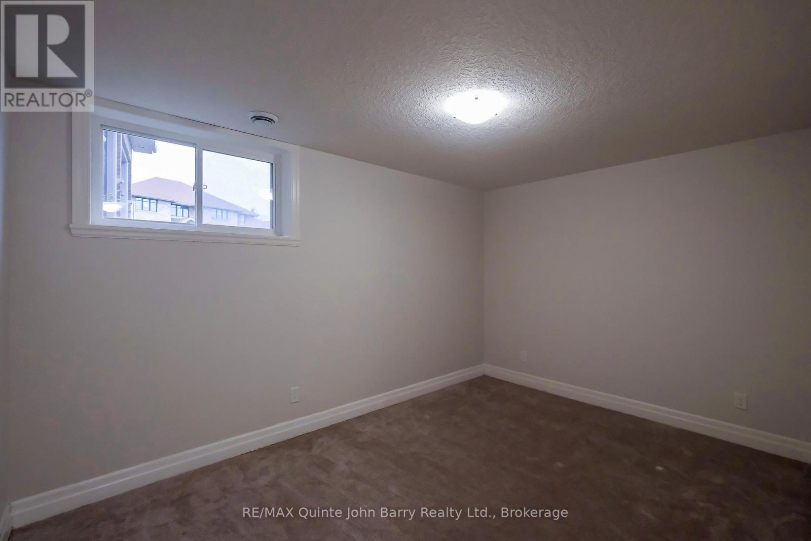 22 GRANBY COURT - 34
