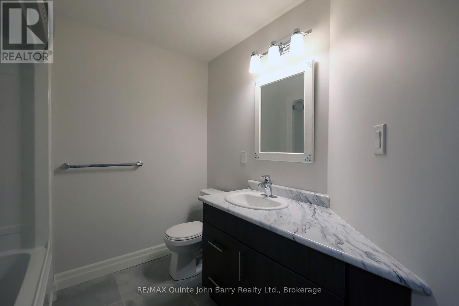 22 GRANBY COURT - 37