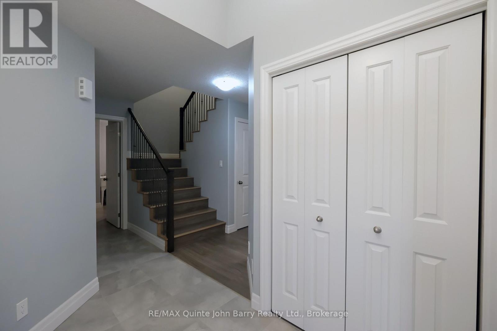 22 GRANBY COURT - 8