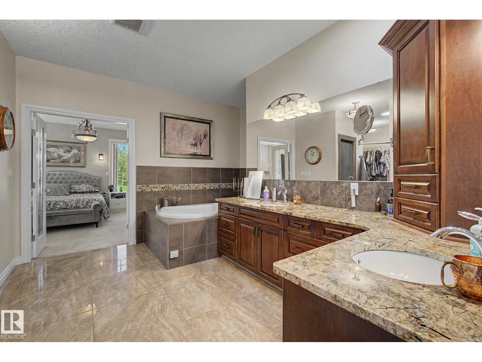 2012 PARKLAND DR - 25