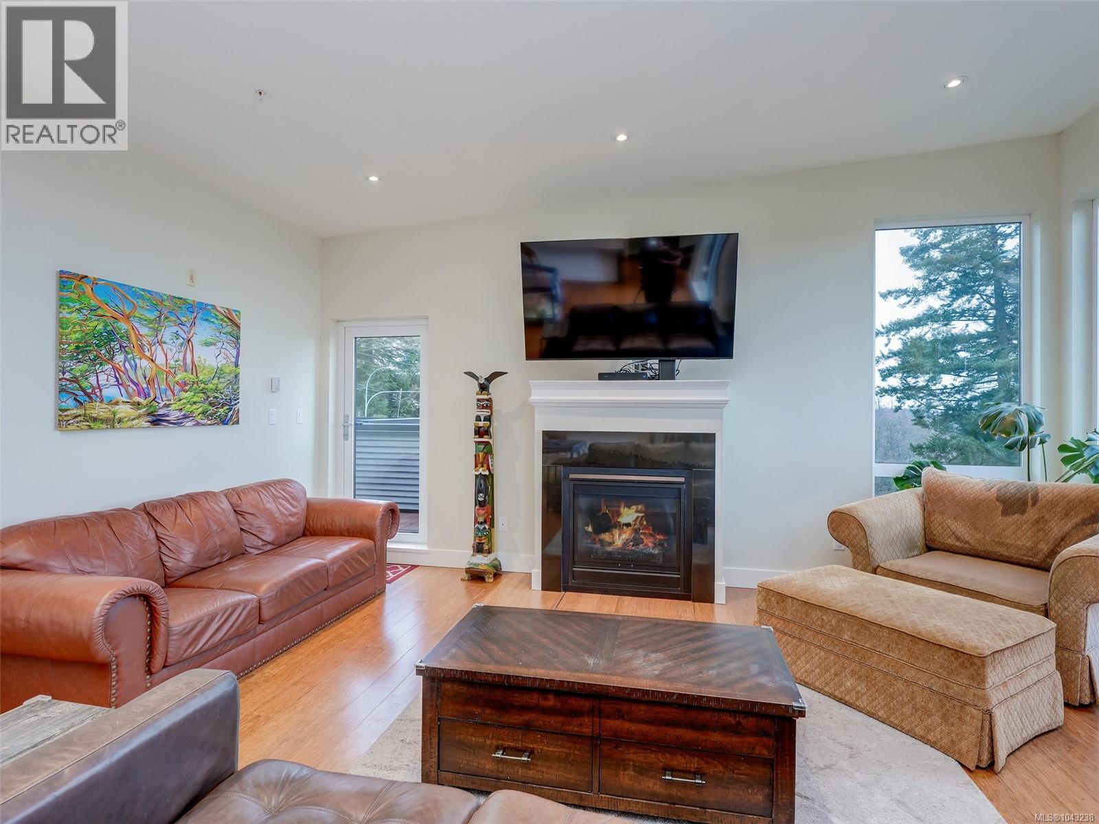 #302 6981 East Saanich Rd - 61