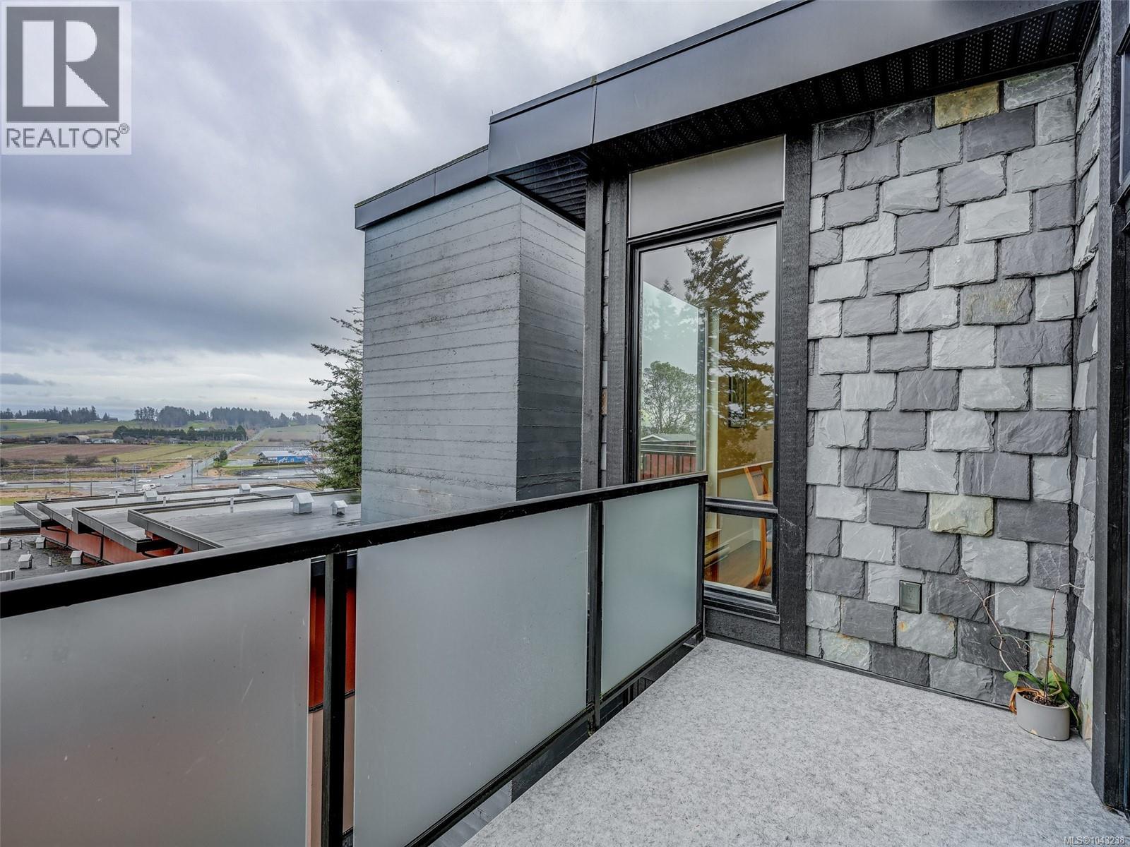 #302 6981 East Saanich Rd - 40