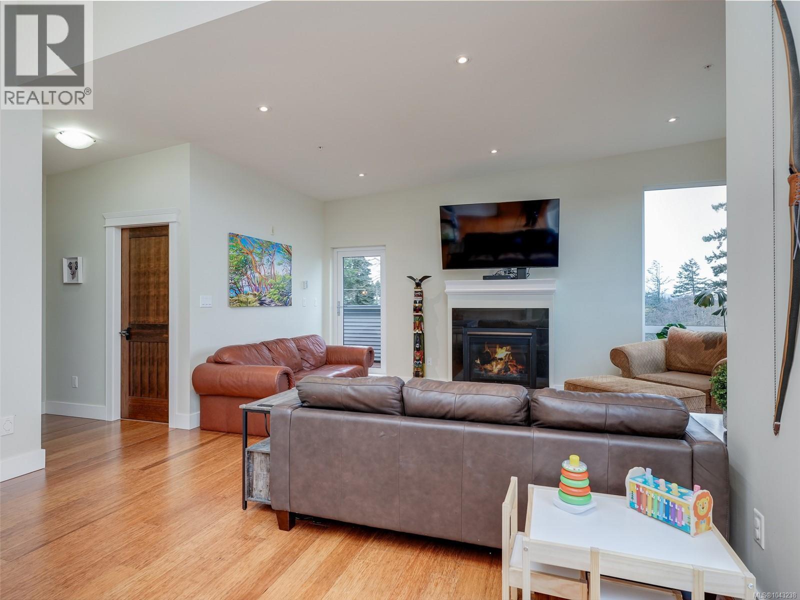 #302 6981 East Saanich Rd - 15