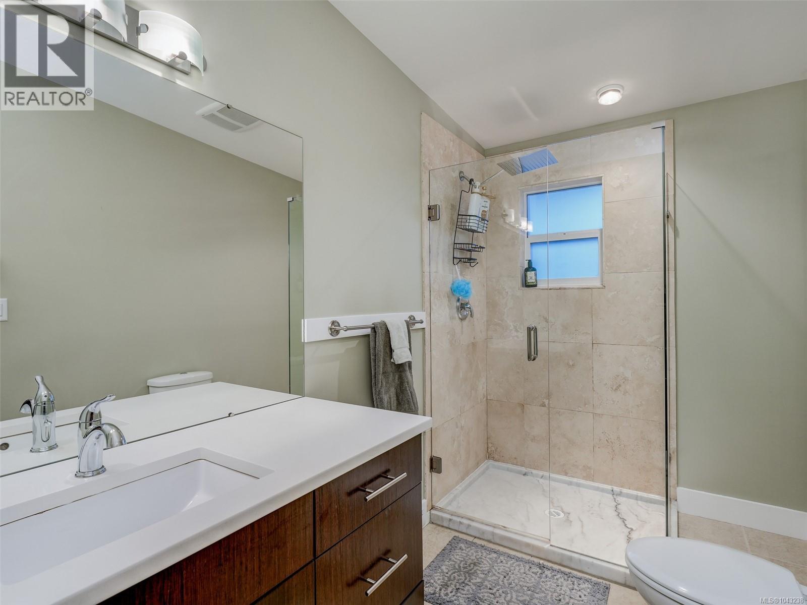 #302 6981 East Saanich Rd - 33