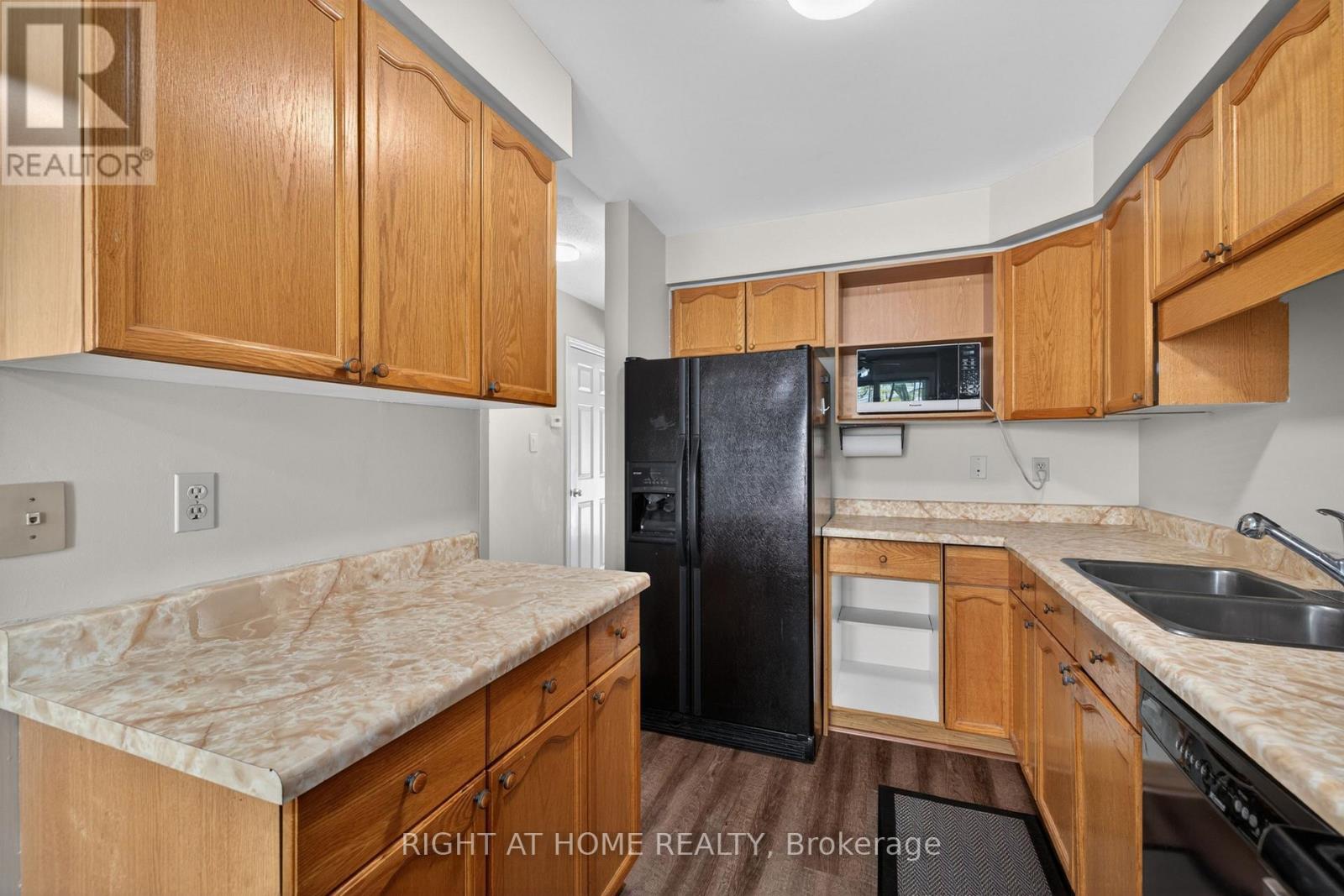 #14 308 CONWAY DRIVE - 11