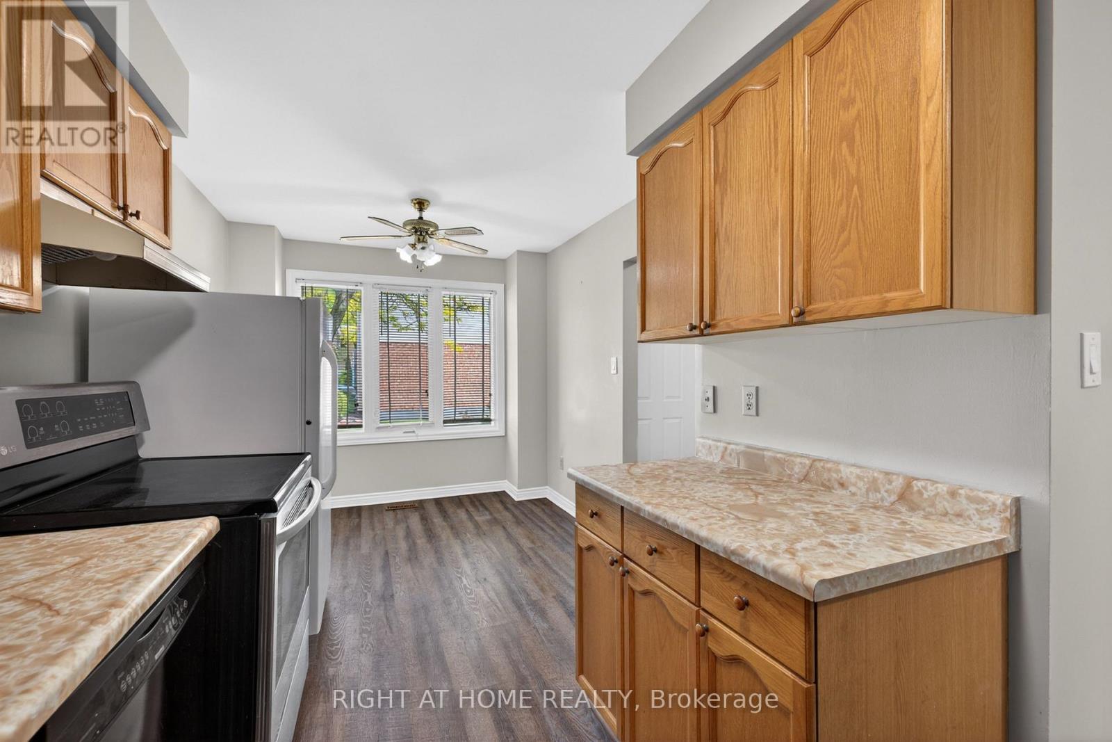 #14 308 CONWAY DRIVE - 12