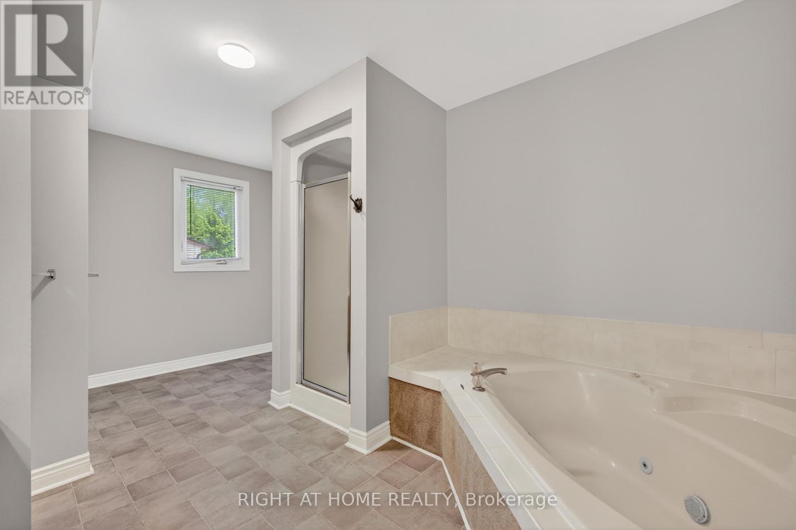 #14 308 CONWAY DRIVE - 26