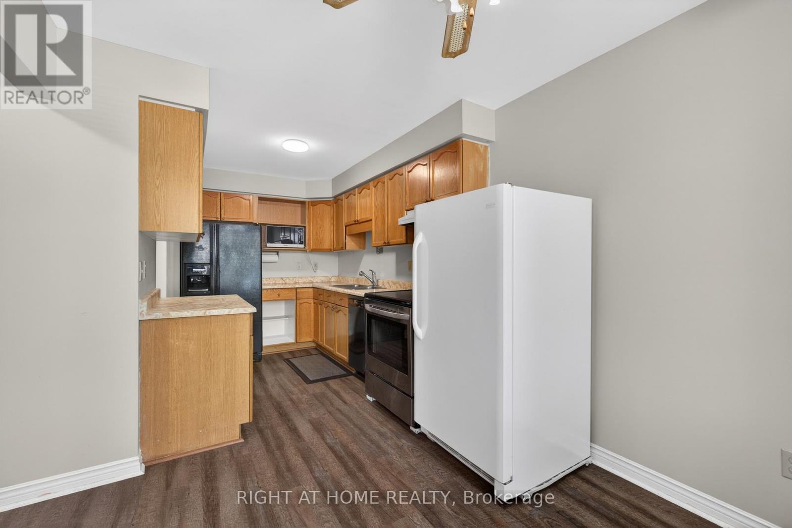 #14 308 CONWAY DRIVE - 8