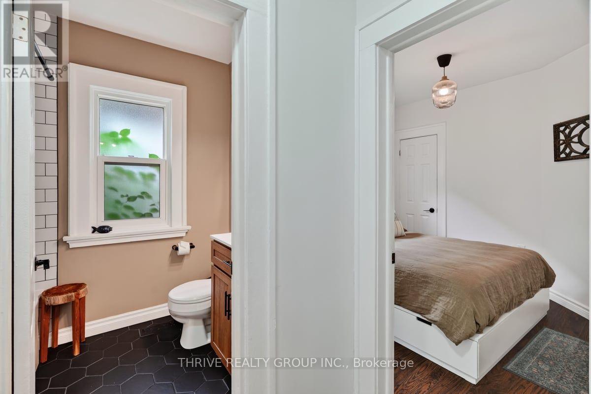 25 ELM STREET - 19