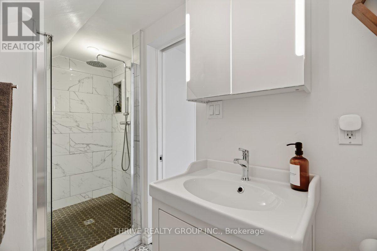 25 ELM STREET - 28