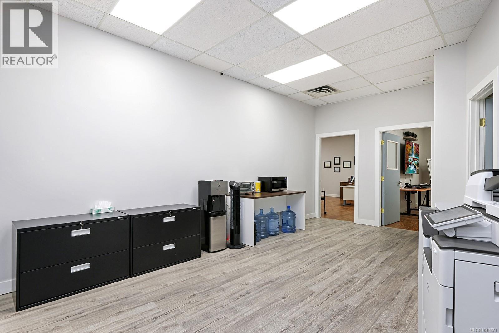 C 1025 Cliffe Ave, Courtenay