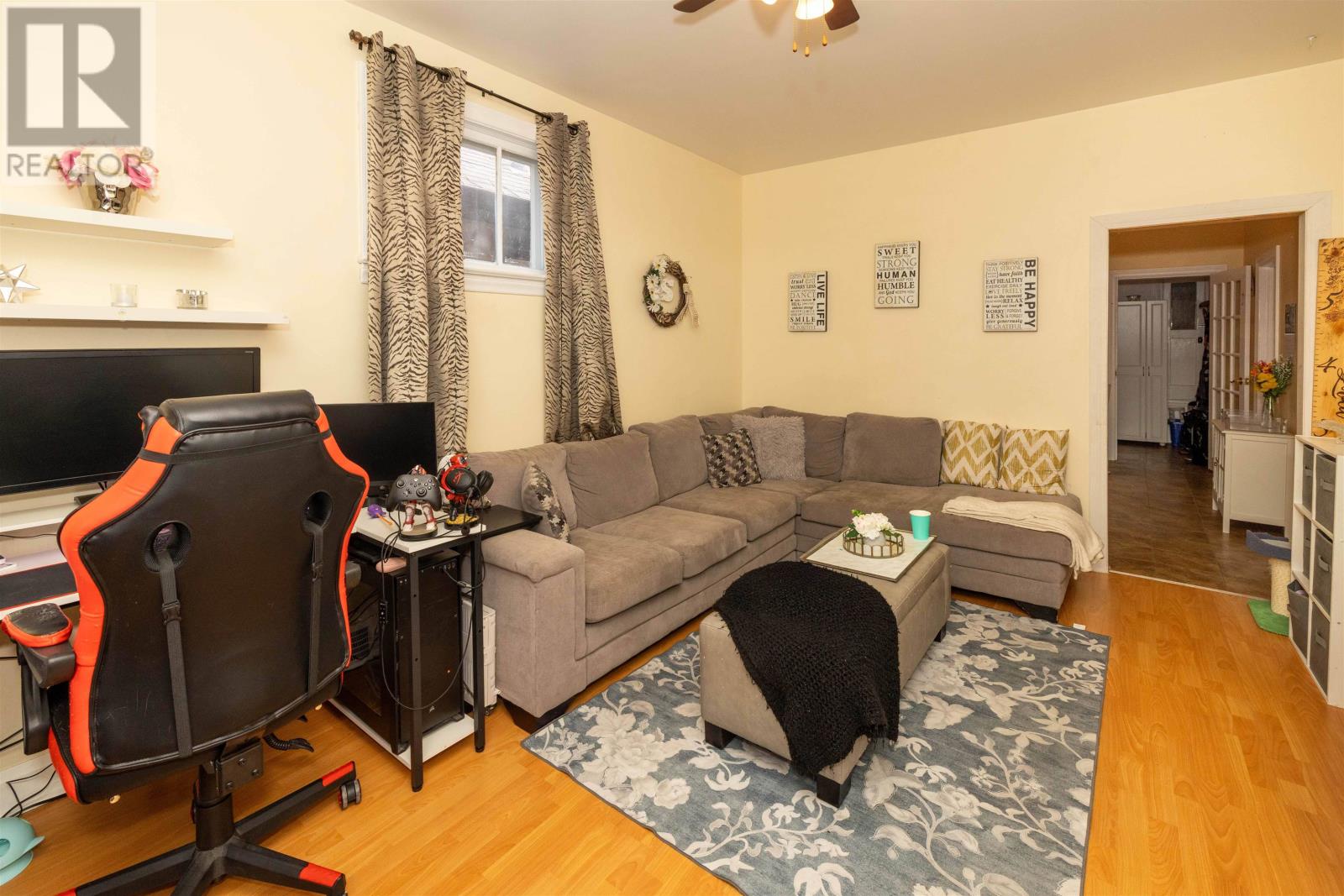 825 Alberta ST - 10