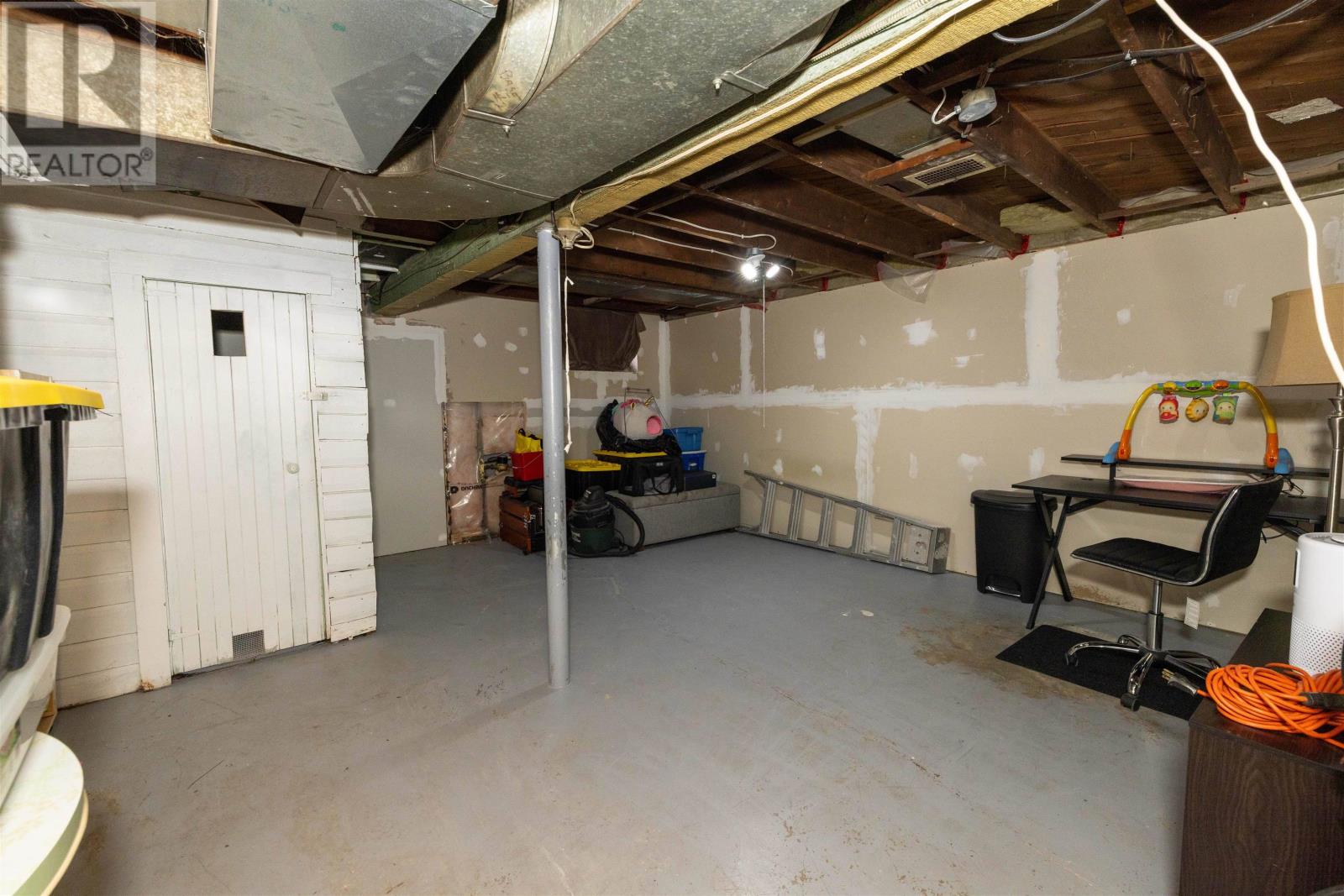 825 Alberta ST - 16