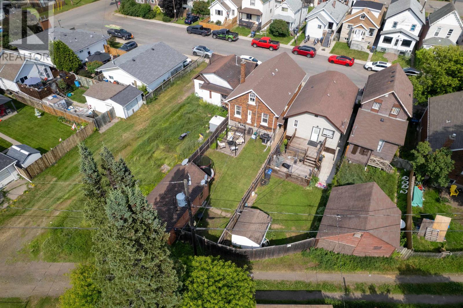 825 Alberta ST - 27