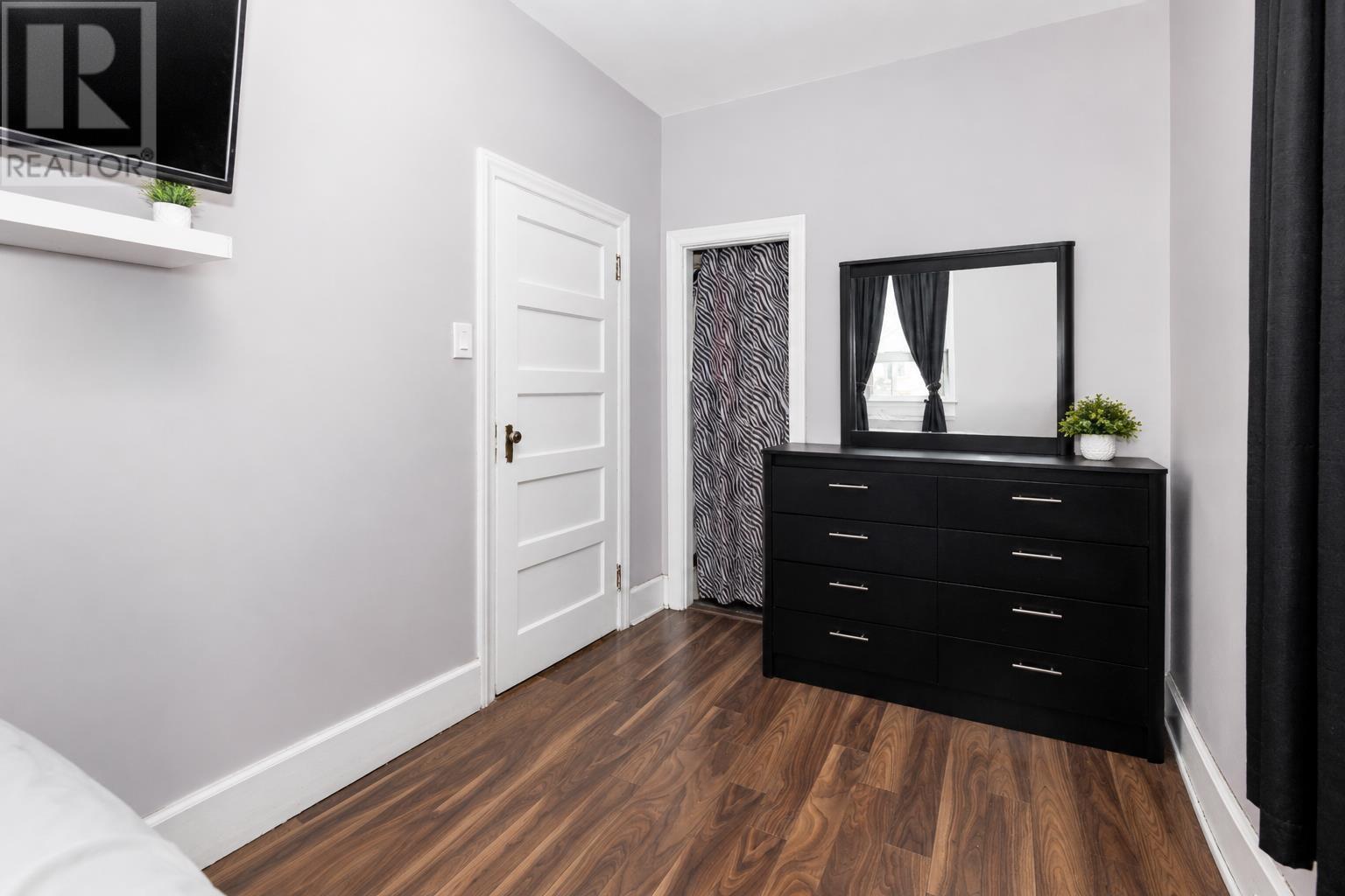 825 Alberta ST - 5
