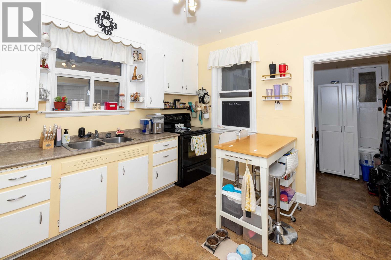 825 Alberta ST - 4