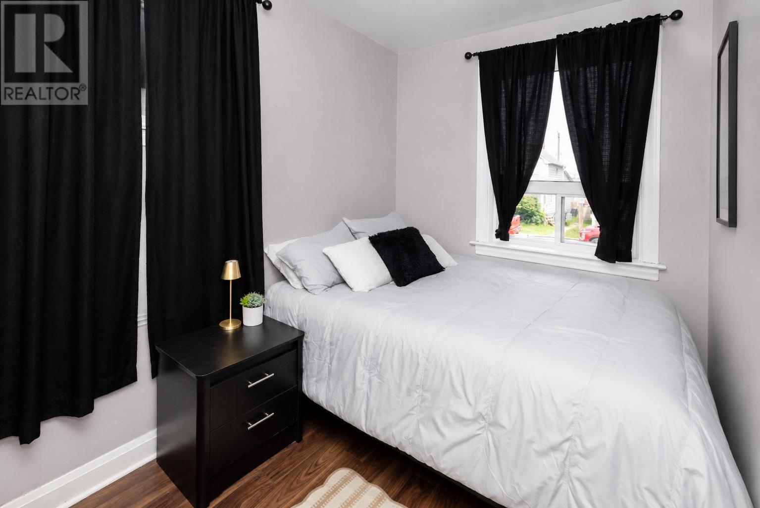 825 Alberta ST - 6