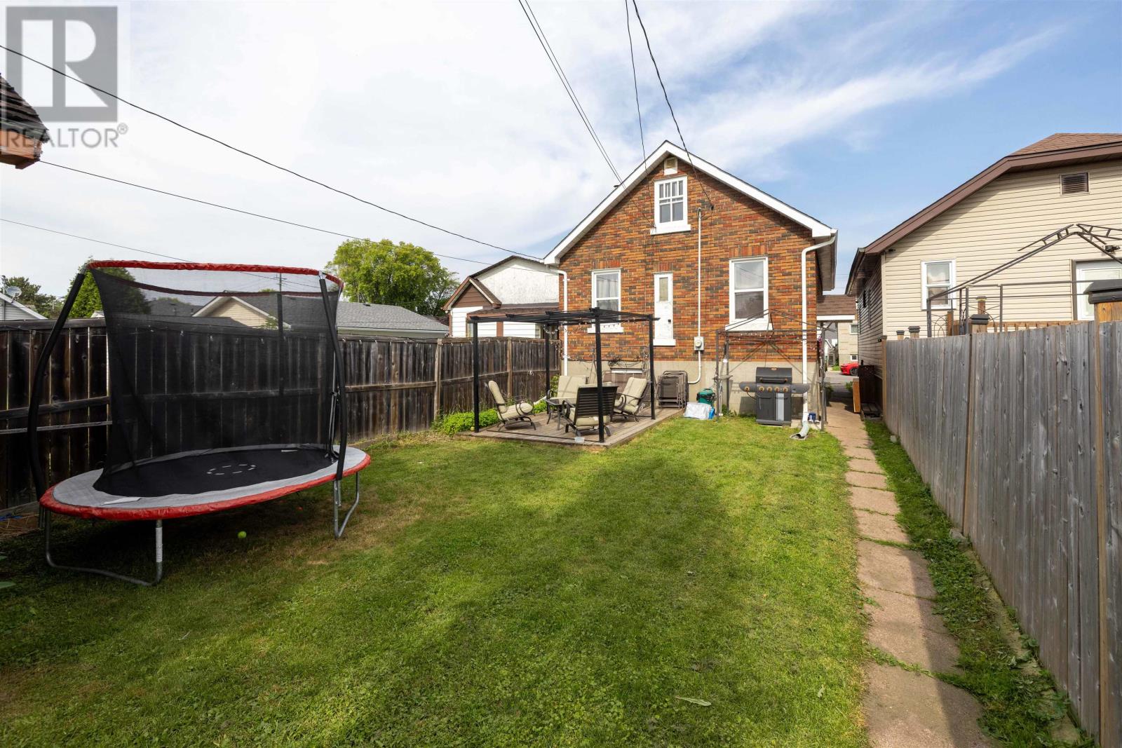 825 Alberta ST - 20