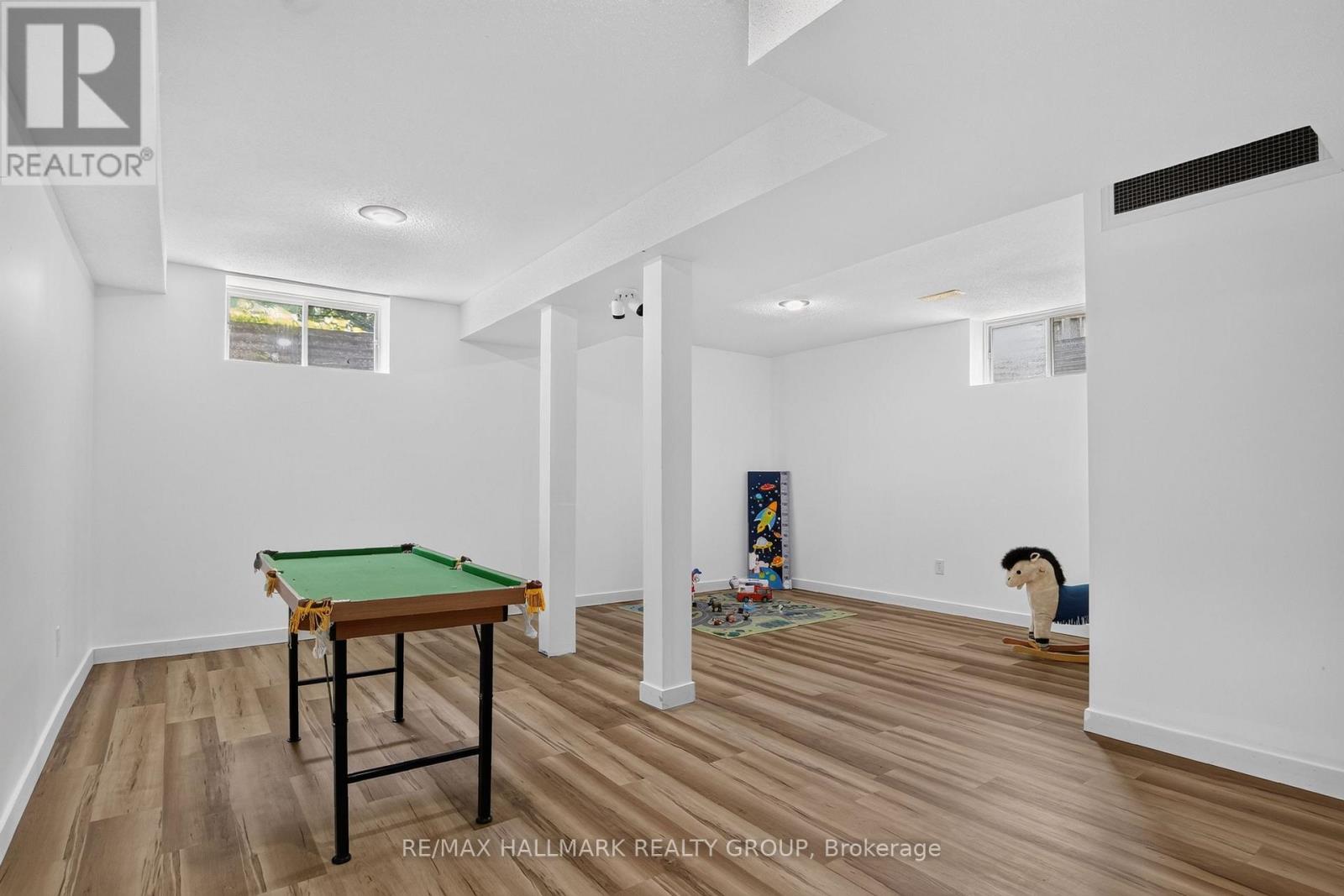 23 WHITEGATE CRESCENT - 36