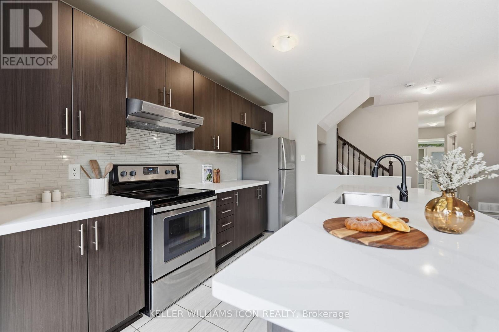 948 KILBIRNIE DRIVE - 16