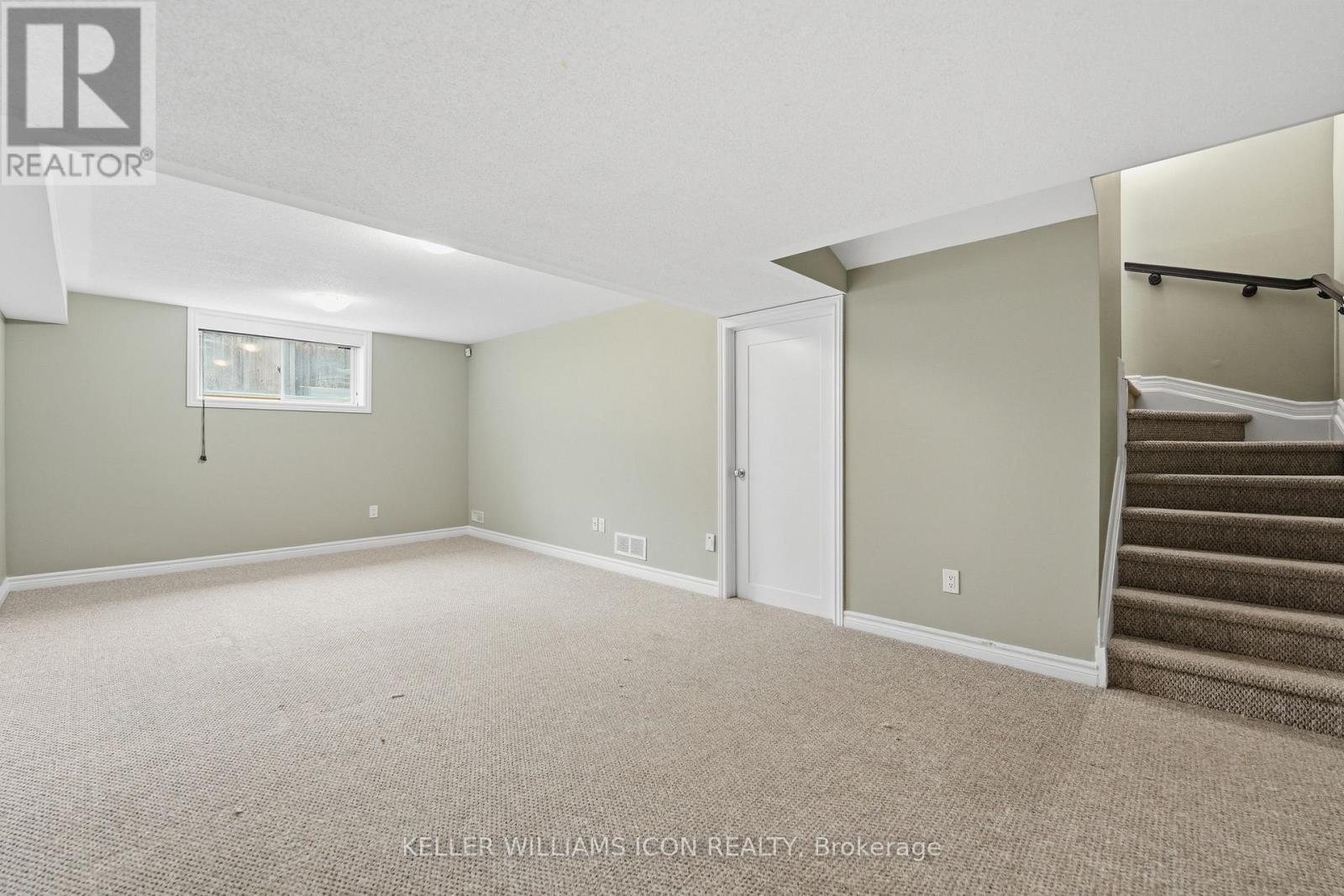 948 KILBIRNIE DRIVE - 32