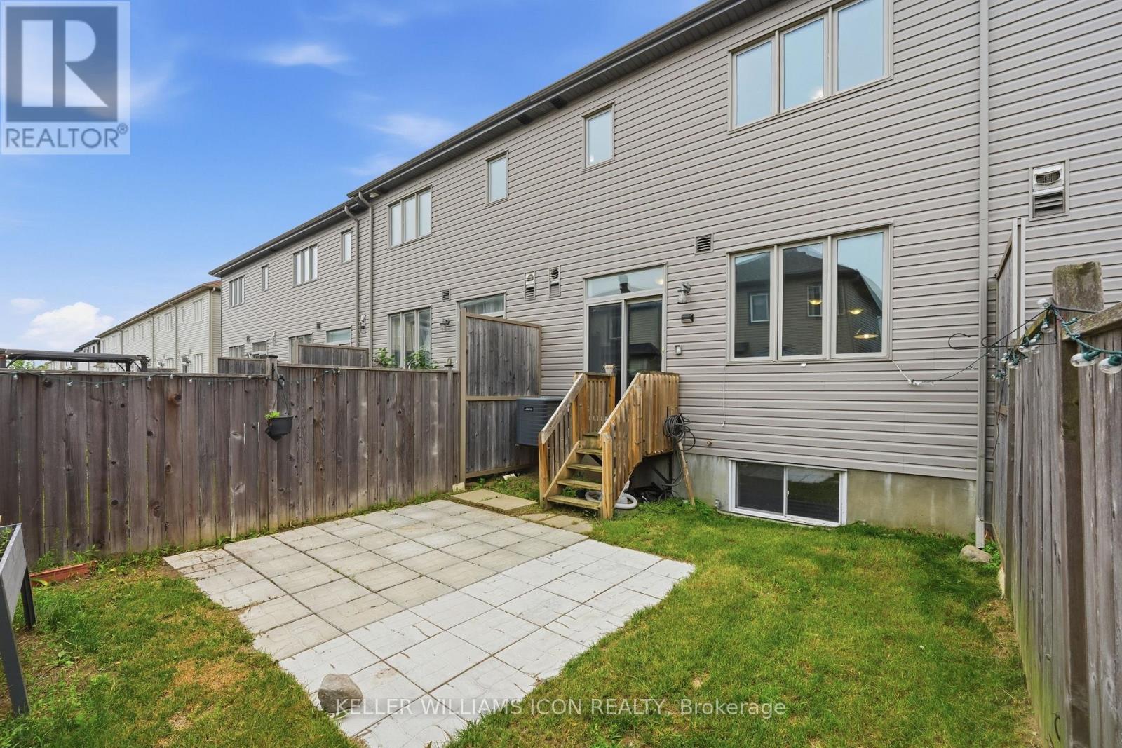 948 KILBIRNIE DRIVE - 37