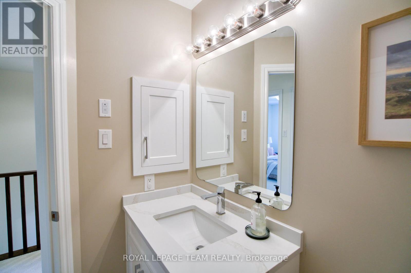 485 FOXHALL WAY - 26