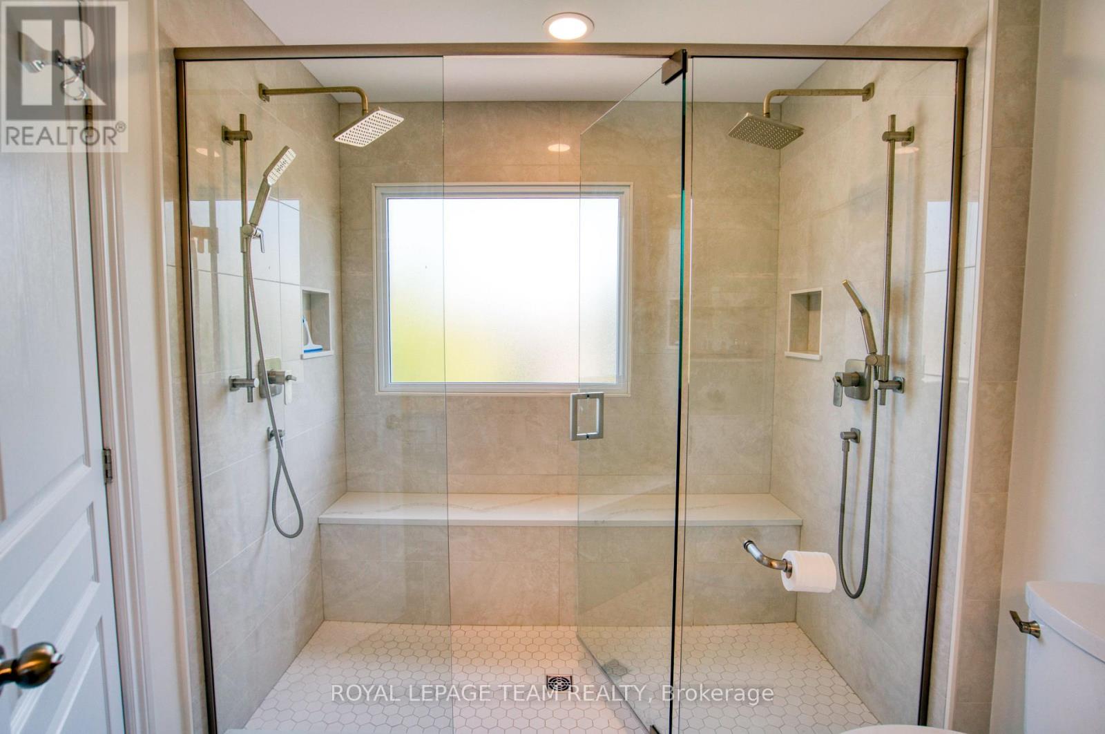 485 FOXHALL WAY - 33