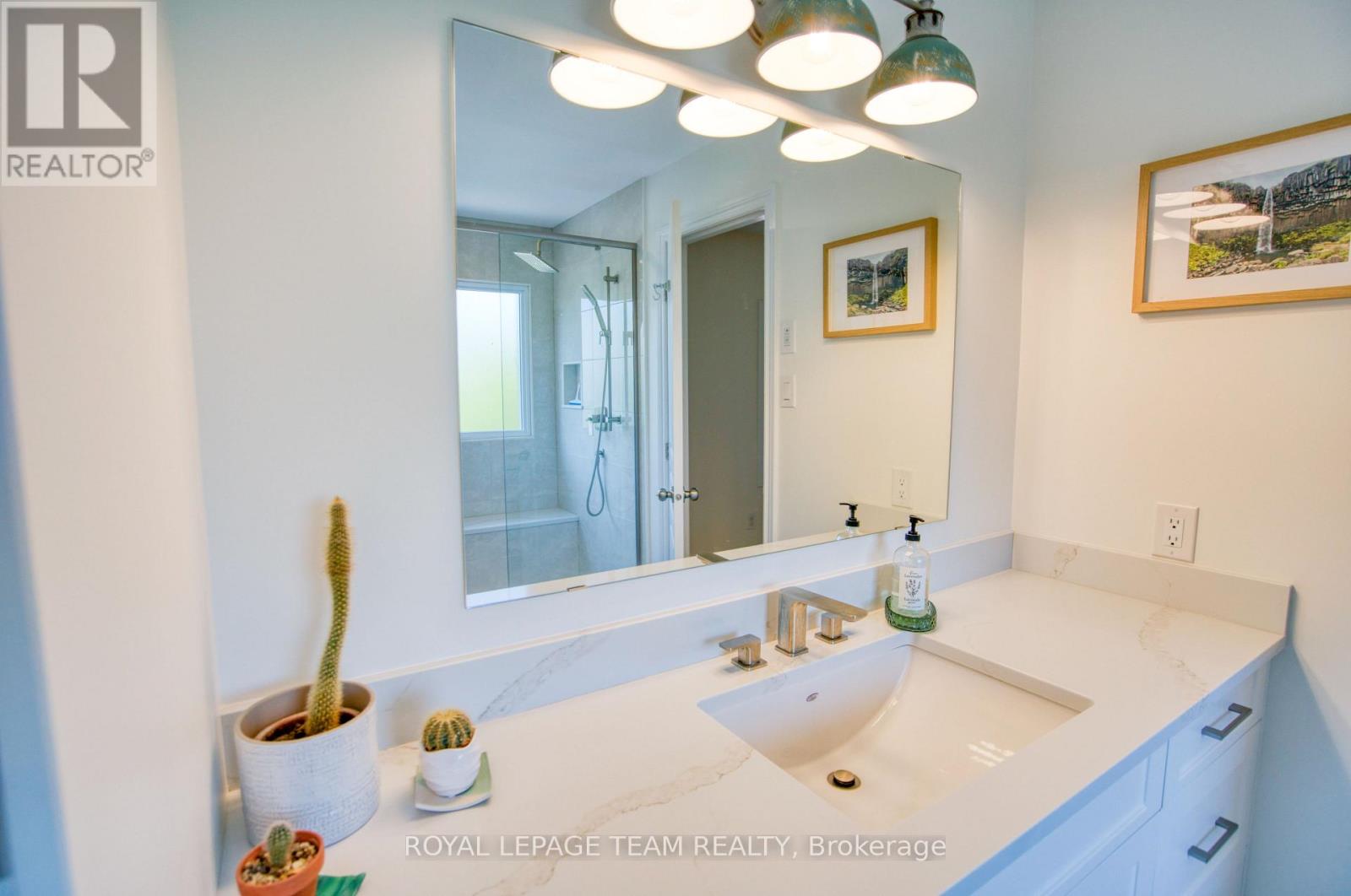 485 FOXHALL WAY - 36