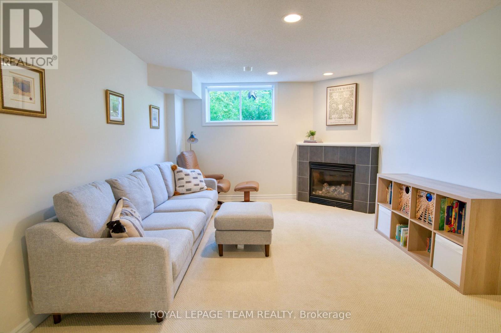 485 FOXHALL WAY - 38