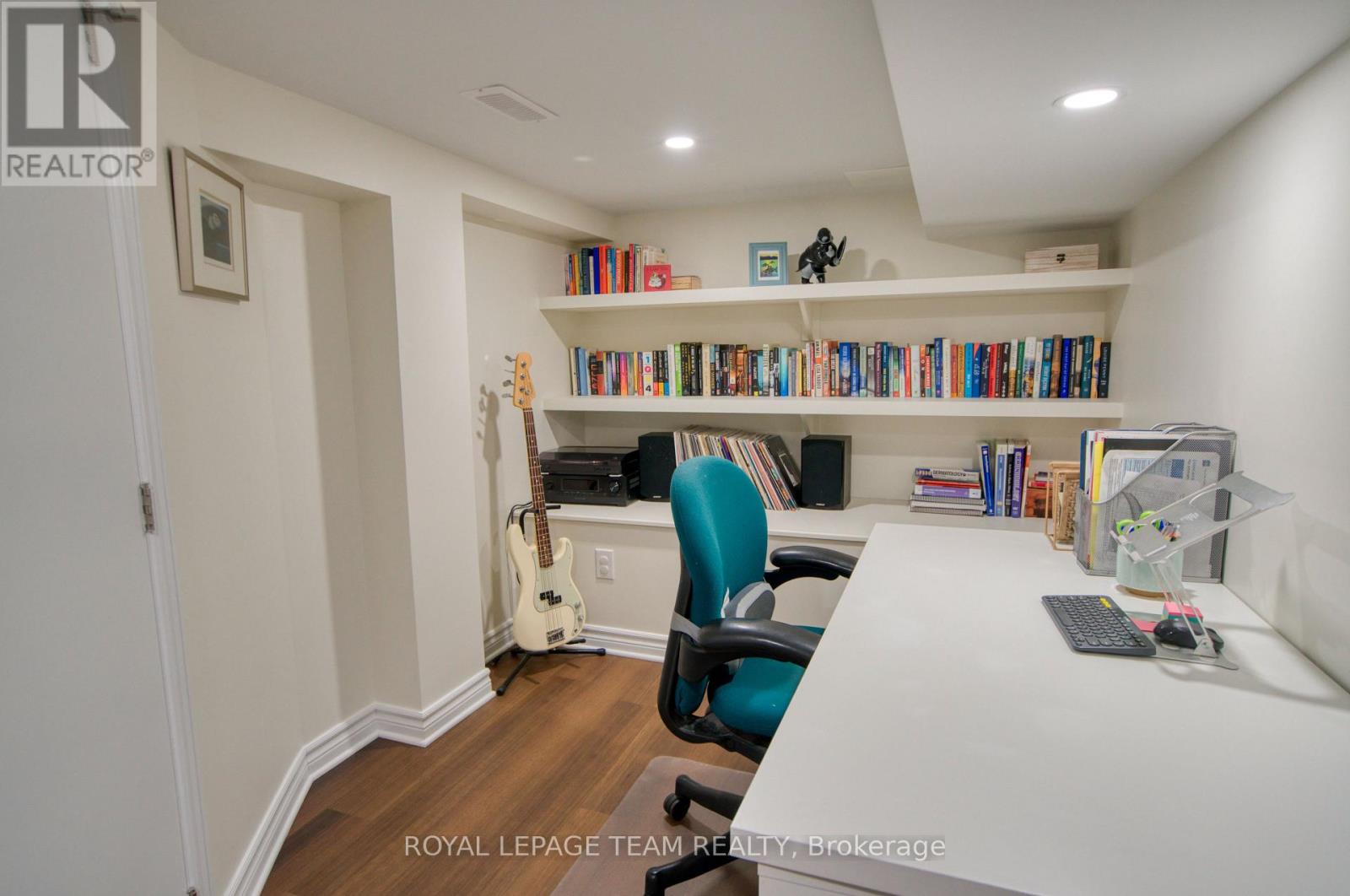 485 FOXHALL WAY - 40