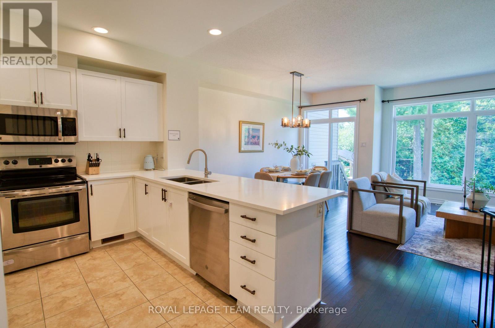 485 FOXHALL WAY - 8