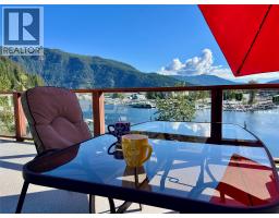 Foyer - 417 Old Spallumcheen Road, Sicamous, BC V0E2V3 Photo 10