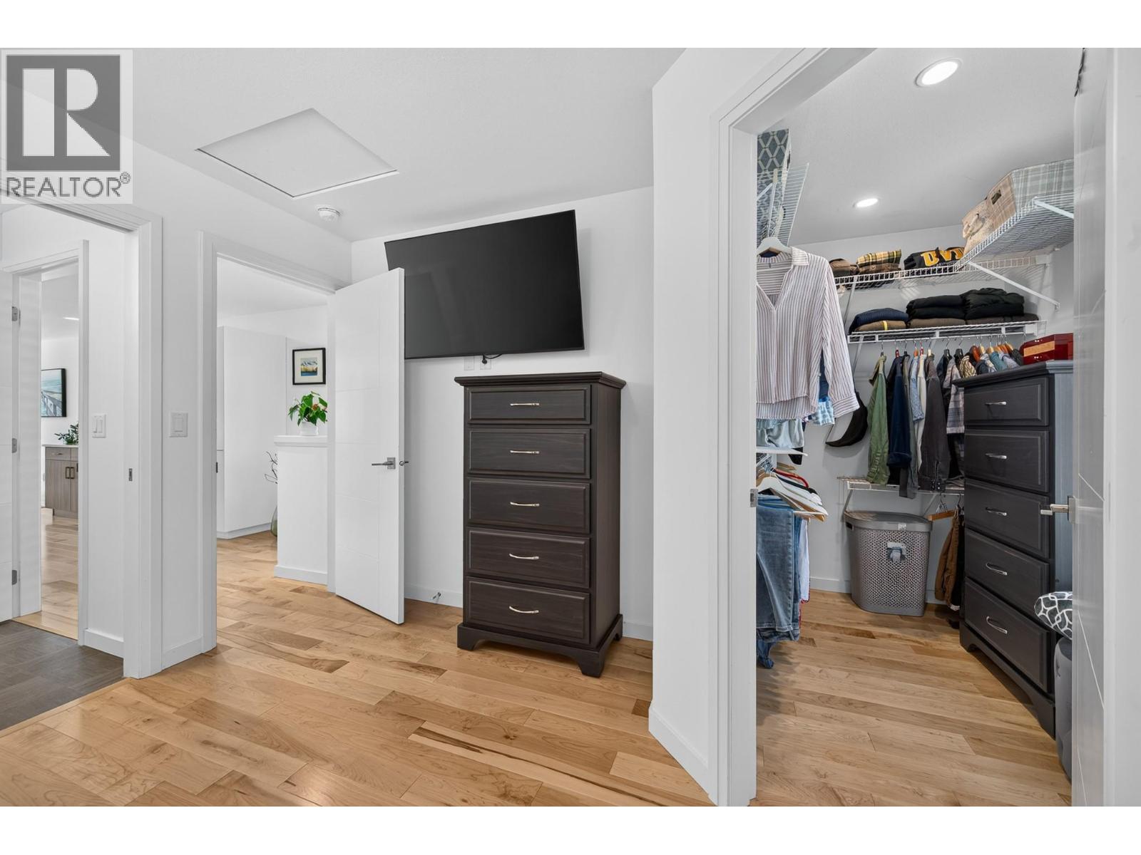 #117 1850 HUGH ALLAN Drive - 13