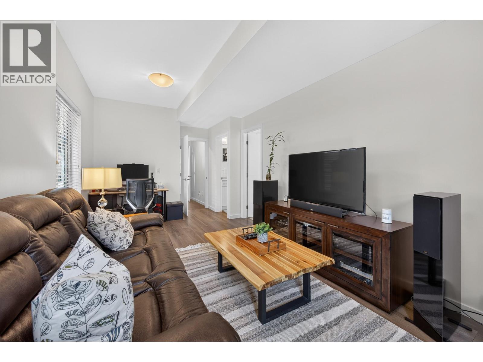 #117 1850 HUGH ALLAN Drive - 18